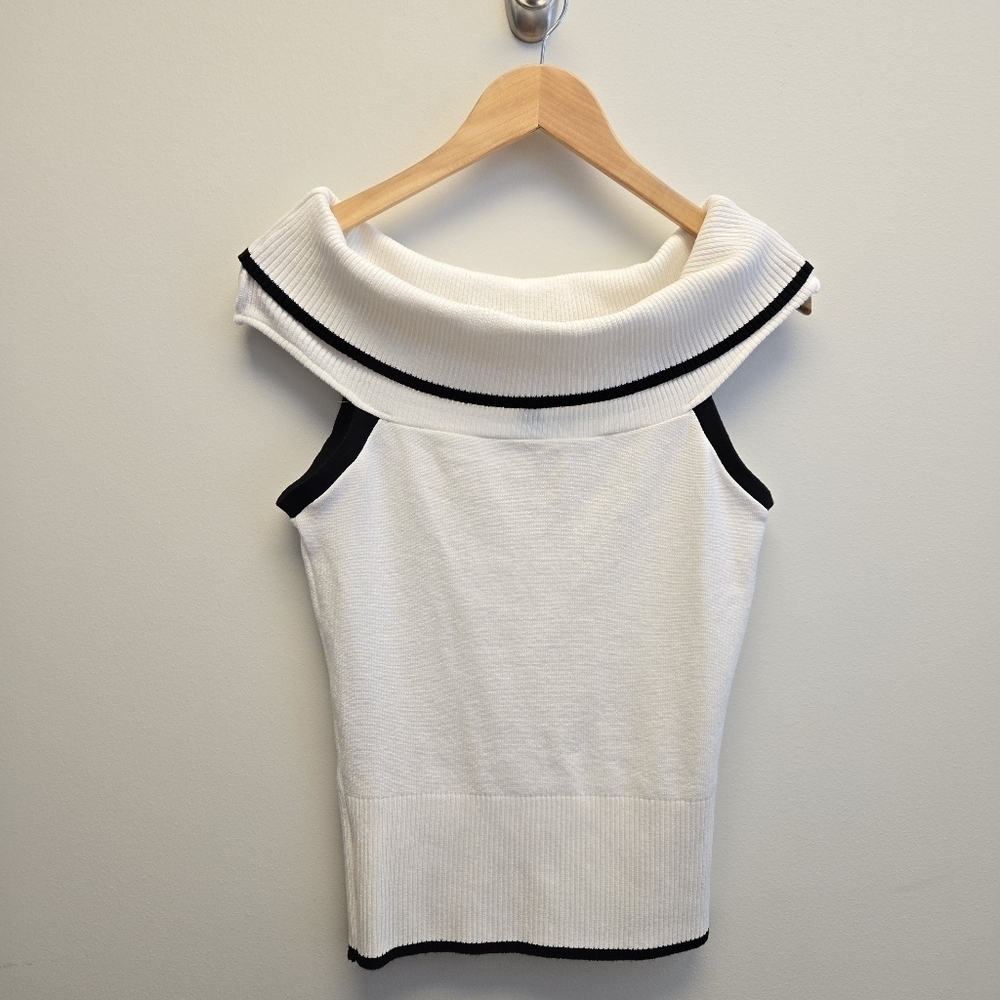 Heart Soul Medium Vintage Y2K Knit Off Shoulder Sweater White Black